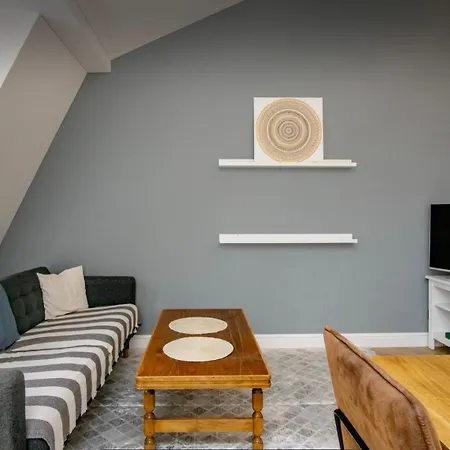The Luxe Loft 2br By Homeystay