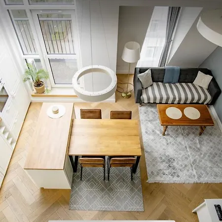 The Luxe Loft 2br By Homeystay Apartment